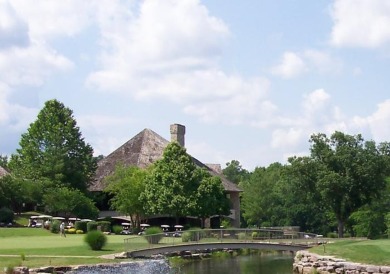 Welcome Home to 217 Commons Court located in StoneBridge Village on Ledgestone Country Club and Golf Course in Missouri - for sale on GolfHomes.com, golf home, golf lot