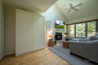 Townhouse for sale, Galena, IL 61036. One-bedroom, two-bathroom on Eagle Ridge Inn and Resort in Illinois - for sale on GolfHomes.com, golf home, golf lot