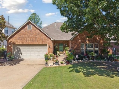 Enjoy the sunset from the back patio overlooking the 18th hole on Battle Creek Golf Course in Oklahoma - for sale on GolfHomes.com, golf home, golf lot