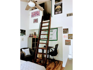 ?In the heart of Aventura, this two story townhome *treehouse* on Turnberry Isle Resort and Club in Florida - for sale on GolfHomes.com, golf home, golf lot