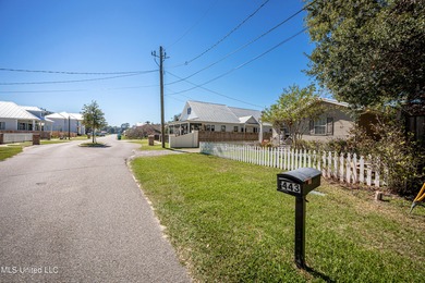 Charming Cottage in Downtown Ocean Springs - Walk to Beach & on Gulf Hills Golf Club in Mississippi - for sale on GolfHomes.com, golf home, golf lot
