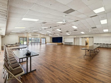 Over $45,000 in remodel and upgrades in this beautiful 2/2, end on Beacon Woods Golf Club in Florida - for sale on GolfHomes.com, golf home, golf lot