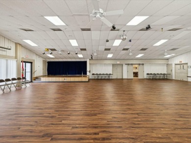 Over $45,000 in remodel and upgrades in this beautiful 2/2, end on Beacon Woods Golf Club in Florida - for sale on GolfHomes.com, golf home, golf lot