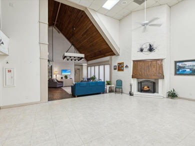 Over $45,000 in remodel and upgrades in this beautiful 2/2, end on Beacon Woods Golf Club in Florida - for sale on GolfHomes.com, golf home, golf lot