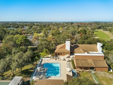 Over $45,000 in remodel and upgrades in this beautiful 2/2, end on Beacon Woods Golf Club in Florida - for sale on GolfHomes.com, golf home, golf lot