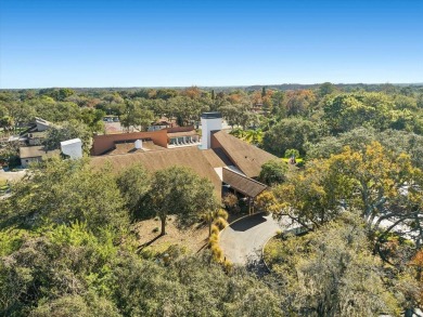 Over $45,000 in remodel and upgrades in this beautiful 2/2, end on Beacon Woods Golf Club in Florida - for sale on GolfHomes.com, golf home, golf lot