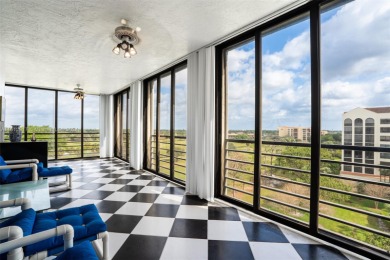 Welcome to Boca Pointe. This 2 bed/2 bath condo unit 702 has an on Boca Pointe Country Club in Florida - for sale on GolfHomes.com, golf home, golf lot