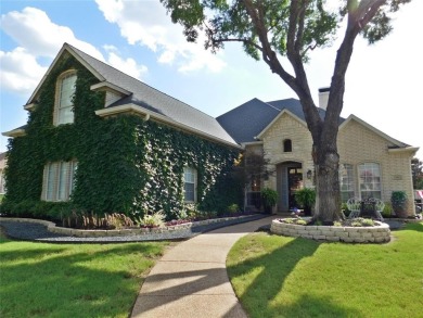Elegant Living on an Oversized Corner Lot Beneath a Canopy of on Oakmont Country Club in Texas - for sale on GolfHomes.com, golf home, golf lot