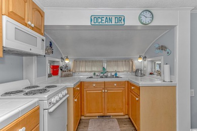 Do you want to live on VACATION full time or have a fabulous on Prestwick Country Club in South Carolina - for sale on GolfHomes.com, golf home, golf lot