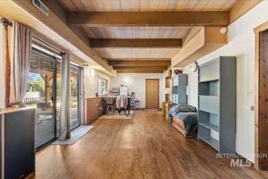 This classic split-level home offers plenty of space and on Indian Lakes Golf Course in Idaho - for sale on GolfHomes.com, golf home, golf lot