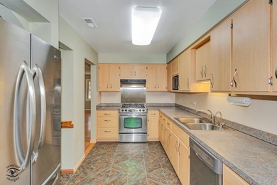 Welcome to this beautifully updated 3-bedroom, 2-bath on Lincoln Oaks Golf Course in Illinois - for sale on GolfHomes.com, golf home, golf lot