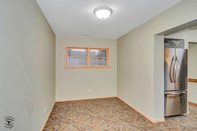 Welcome to this beautifully updated 3-bedroom, 2-bath on Lincoln Oaks Golf Course in Illinois - for sale on GolfHomes.com, golf home, golf lot