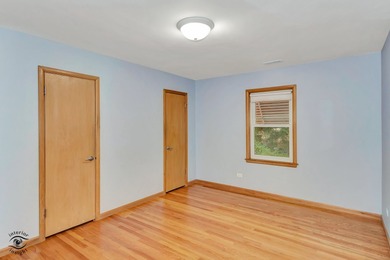 Welcome to this beautifully updated 3-bedroom, 2-bath on Lincoln Oaks Golf Course in Illinois - for sale on GolfHomes.com, golf home, golf lot