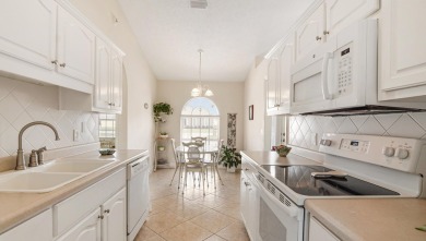 Come see this Stunning one owner custom home that offers 3 bed on Hombre Golf Club in Florida - for sale on GolfHomes.com, golf home, golf lot