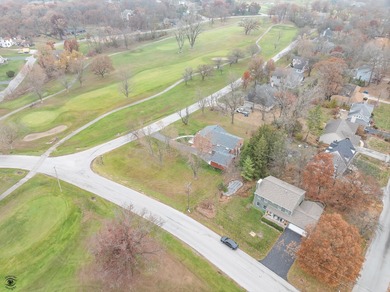 Welcome to this beautifully updated 3-bedroom, 2-bath on Lincoln Oaks Golf Course in Illinois - for sale on GolfHomes.com, golf home, golf lot