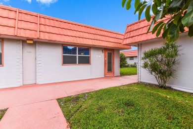 :Spacious Villa style Corner home in the Seville Section of on Kings Point Golf -Flanders Way in Florida - for sale on GolfHomes.com, golf home, golf lot