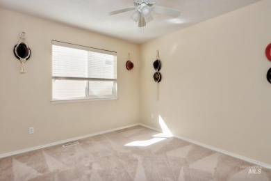 Relax in this little dream home while the HOA takes care of on Lakeview Golf Club in Idaho - for sale on GolfHomes.com, golf home, golf lot