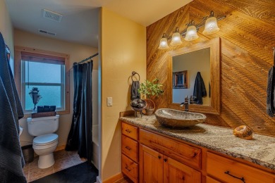 Pristine MeadowCreek Golf Resort Home. Features spacious on Meadowcreek Golf Resort in Idaho - for sale on GolfHomes.com, golf home, golf lot