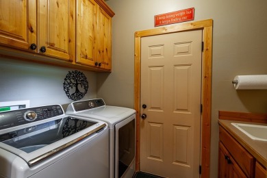 Pristine MeadowCreek Golf Resort Home. Features spacious on Meadowcreek Golf Resort in Idaho - for sale on GolfHomes.com, golf home, golf lot