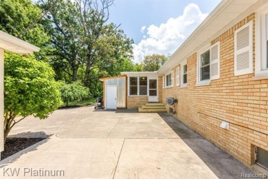 * Offers deadline is 6pm Monday, July 7th* Attention golf on Port Huron Golf Club in Michigan - for sale on GolfHomes.com, golf home, golf lot
