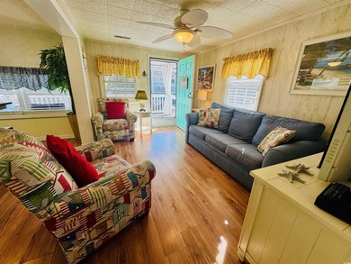 JUST LISTED... ADORABLE 2 BED/2 BATH BEACH BUNGALOW WITH on Prestwick Country Club in South Carolina - for sale on GolfHomes.com, golf home, golf lot