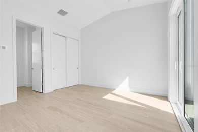 Beautiful 3 bed/3 bath one story courtyard home on an end lot - on Providence Golf Club in Florida - for sale on GolfHomes.com, golf home, golf lot