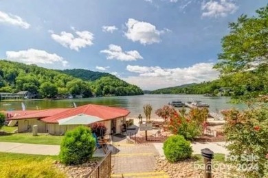 Exquisite Log Sided Cabin, in Gated, Rumbling Bald on Lake Lure on Rumbling Bald Resort on Lake Lure in North Carolina - for sale on GolfHomes.com, golf home, golf lot