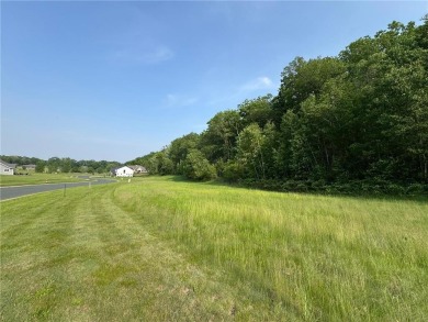 Spacious building site in the Oakhurst Subd.  in the Jewel on The Jewel Golf Club in Minnesota - for sale on GolfHomes.com, golf home, golf lot