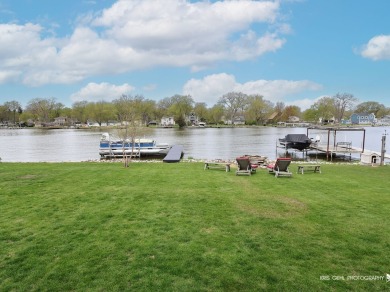 If you want to get away from it all, this is the property for on Chapel Hill Country Club in Illinois - for sale on GolfHomes.com, golf home, golf lot