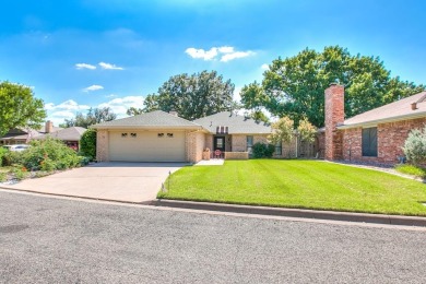 This spacious home in Bentwood Country Club Estates offers on Bentwood Country Club in Texas - for sale on GolfHomes.com, golf home, golf lot