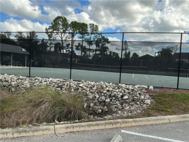 Great community of THE HIDEAWAY COUNTRY CLUB. There is always on Hideaway Country Club in Florida - for sale on GolfHomes.com, golf home, golf lot