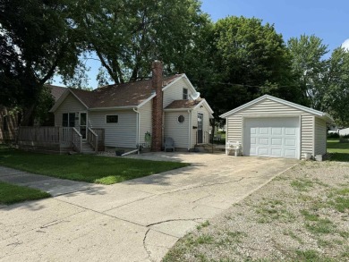 Welcome to 1020 9th Street in the heart of Sibley, Iowa -- a on Sibley Golf And Country Club in Iowa - for sale on GolfHomes.com, golf home, golf lot