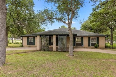 Spacious home in desirable Tahitian Village, know for Loblolly on Lost Pines Golf Club in Texas - for sale on GolfHomes.com, golf home, golf lot