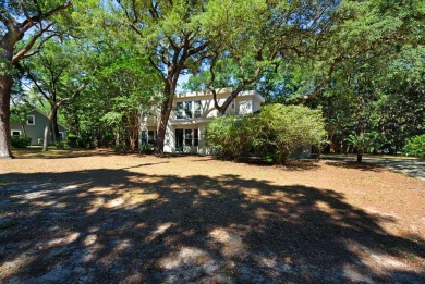 Welcome to this custom-built, open-concept home on beautiful on Fort Walton Beach Golf Course in Florida - for sale on GolfHomes.com, golf home, golf lot