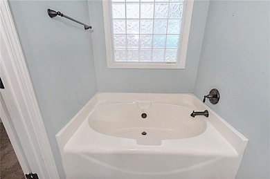 Welcome to 30 Silver Leaf Loop, a pristine, FRESHLY PAINTED on Lakewood Golf Course in Alabama - for sale on GolfHomes.com, golf home, golf lot