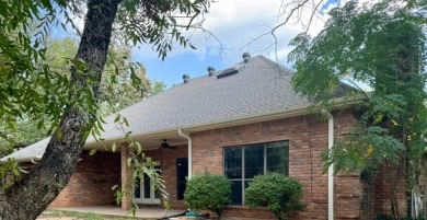Beautiful updated home in Pecan Plantation. 4 bedroom, with on Pecan Plantation Country Club in Texas - for sale on GolfHomes.com, golf home, golf lot
