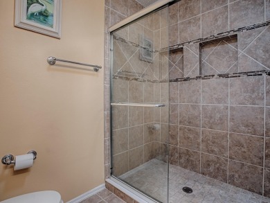 BOND PAID!  ROOF 2023! HVAC 2024!  WELL MAINTAINED COLONY PATIO on The Links of Spruce Creek in Florida - for sale on GolfHomes.com, golf home, golf lot
