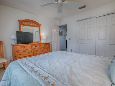 BOND PAID!  ROOF 2023! HVAC 2024!  WELL MAINTAINED COLONY PATIO on The Links of Spruce Creek in Florida - for sale on GolfHomes.com, golf home, golf lot