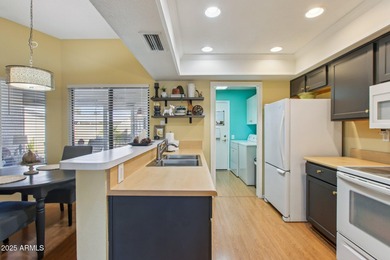 This well-maintained townhome offers a versatile floor plan with on Hillcrest Golf Club in Arizona - for sale on GolfHomes.com, golf home, golf lot