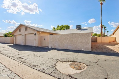 This well-maintained townhome offers a versatile floor plan with on Hillcrest Golf Club in Arizona - for sale on GolfHomes.com, golf home, golf lot