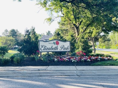 Welcome to the highly sought after Elizabeth Park! This on Maple Meadows Golf Club in Illinois - for sale on GolfHomes.com, golf home, golf lot