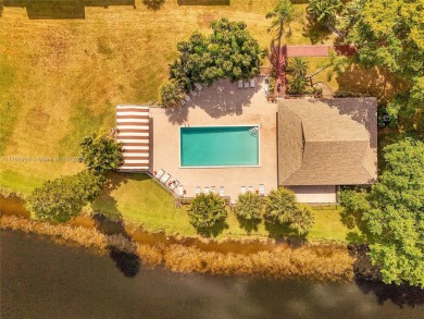 Wow! Beautiful 3-bed, 2-bath Corner Unit Condo That Overlooks on Pine Island Ridge Country Club in Florida - for sale on GolfHomes.com, golf home, golf lot