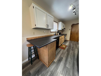 Charming Bungalow In Prime Location! Welcome to your beautifully on Harbor Links Golf Course in Oregon - for sale on GolfHomes.com, golf home, golf lot