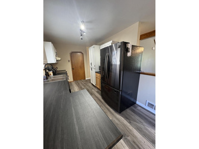 Charming Bungalow In Prime Location! Welcome to your beautifully on Harbor Links Golf Course in Oregon - for sale on GolfHomes.com, golf home, golf lot