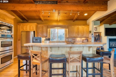 Discover the beauty of this custom built home that overlooks the on John Day Golf Club in Oregon - for sale on GolfHomes.com, golf home, golf lot