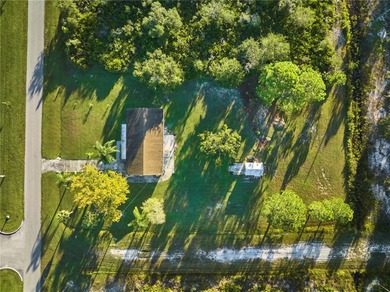 MOVE-IN READY & COMPLETELY REFURBISHED! This 2-Bed, 2-Bath home on Indian Lake Estates Golf and Country Club in Florida - for sale on GolfHomes.com, golf home, golf lot