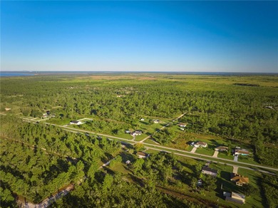MOVE-IN READY & COMPLETELY REFURBISHED! This 2-Bed, 2-Bath home on Indian Lake Estates Golf and Country Club in Florida - for sale on GolfHomes.com, golf home, golf lot
