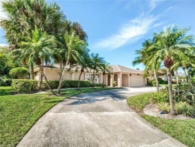 REMODELED and ready for its new owner! Discover this 3 bedroom on Spanish Wells Golf and Country Club in Florida - for sale on GolfHomes.com, golf home, golf lot