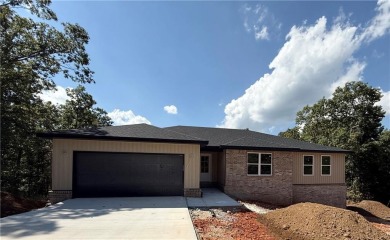 Gorgeous New Construction just a golf cart ride away from the on Bella Vista Country Club - Highlands in Arkansas - for sale on GolfHomes.com, golf home, golf lot