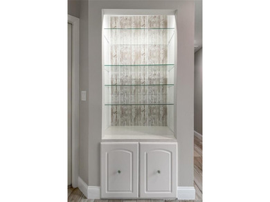 Don't miss this FABULOUS move-in ready 2B/2ba plus DEN villa on Monarch Country Club in Florida - for sale on GolfHomes.com, golf home, golf lot